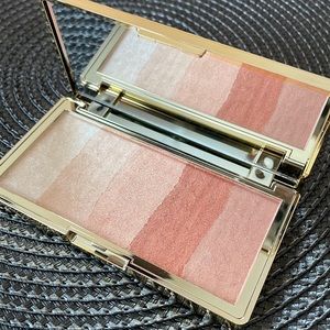 NWT Touch In Sol ‘Glowdiant’ Makeup Palette